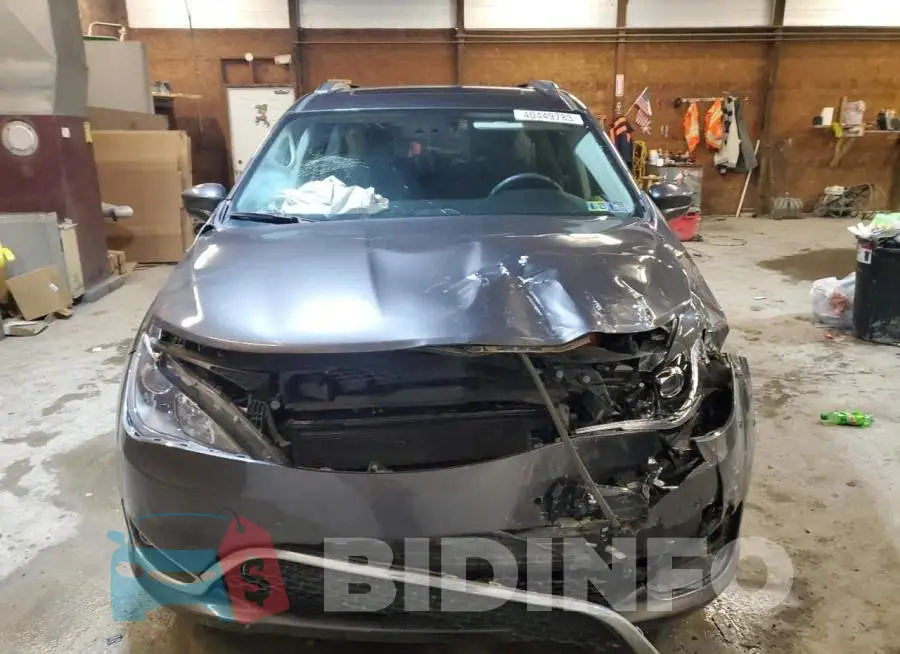 2C4RC1EG4KR590769 Photo# 5