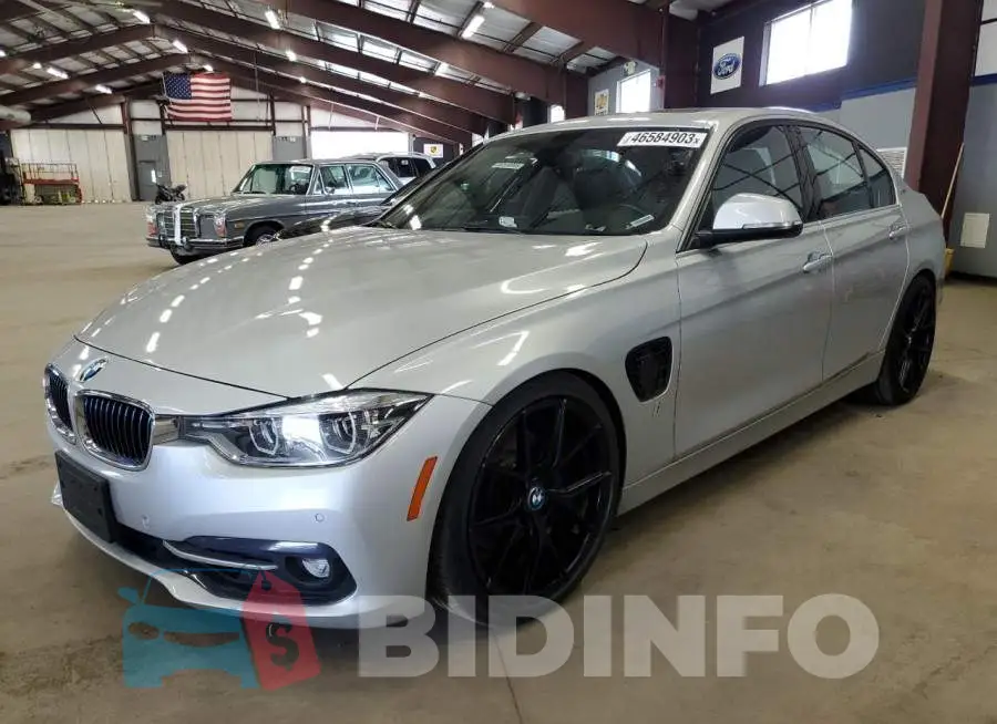 WBA8E1C5XHK479865 Photo# 1