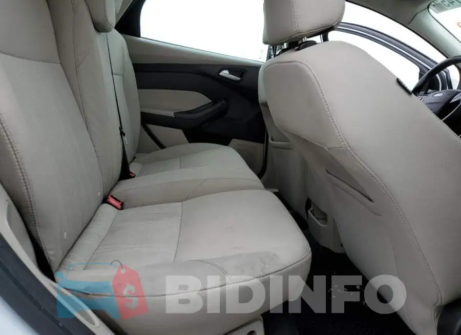 1FADP3K24GL271767 Photo# 10