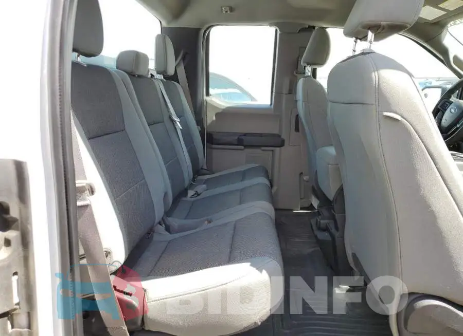 1FTFX1E56JFD17585 Photo# 10