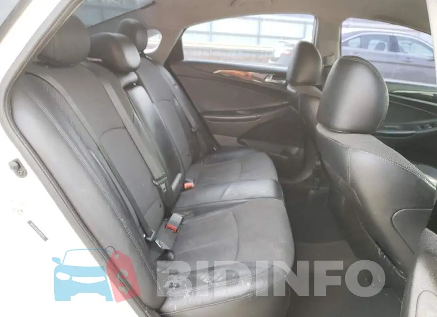 5NPEC4AC5EH820193 Photo# 10