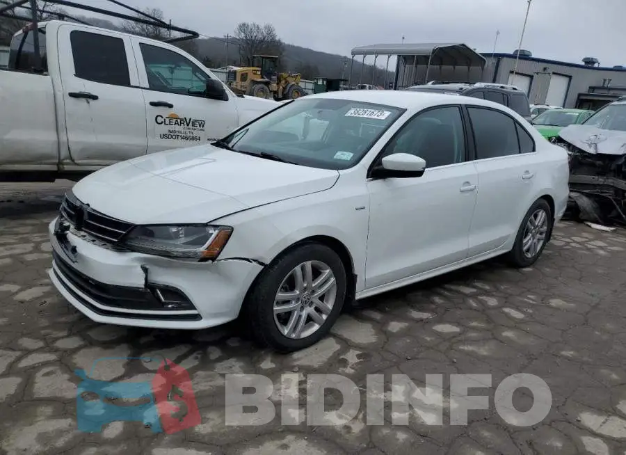 3VW2B7AJ2HM235296 Photo# 1