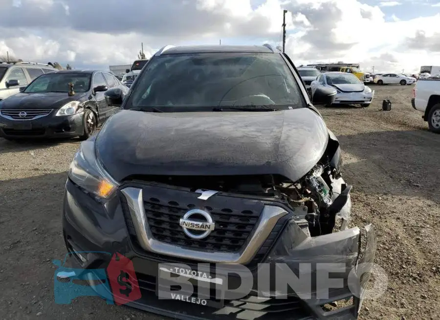 3N1CP5CU4JL512842 Photo# 5