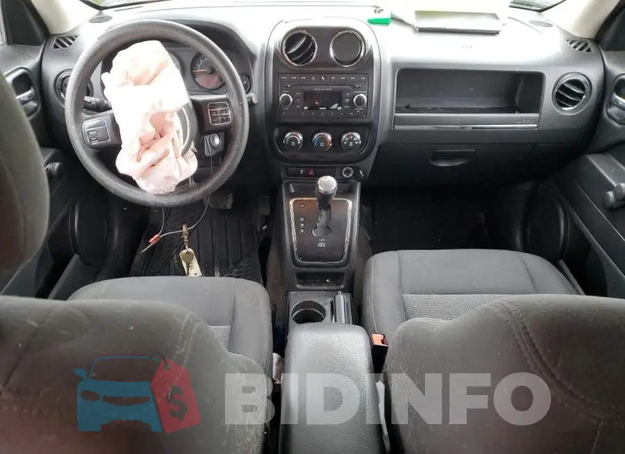 1C4NJPBB2FD295727 Photo# 8
