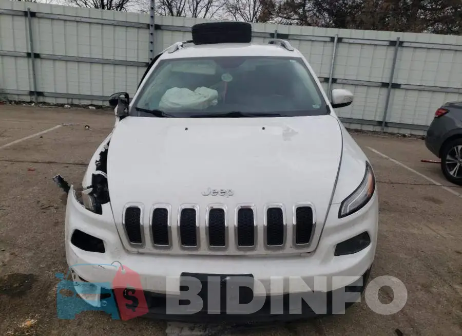 1C4PJLCB7HW560553 Photo# 5
