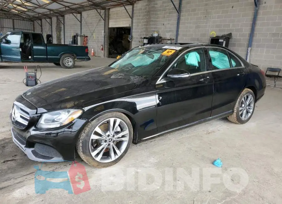 55SWF4JB2JU240250 Photo# 1