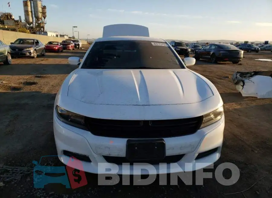 2C3CDXHG8GH174078 Photo# 5