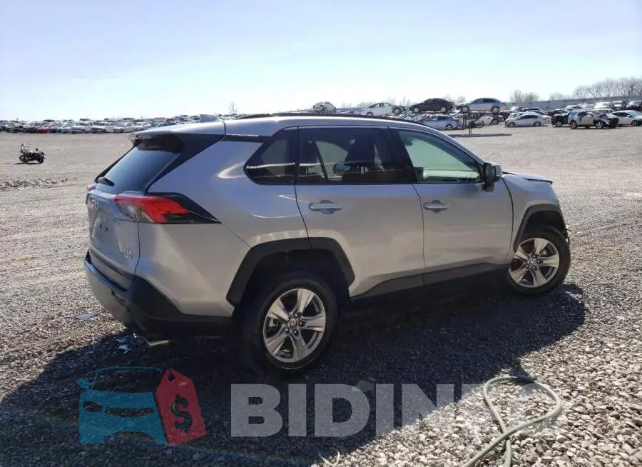 2T3P1RFV1NW258422 Photo# 3