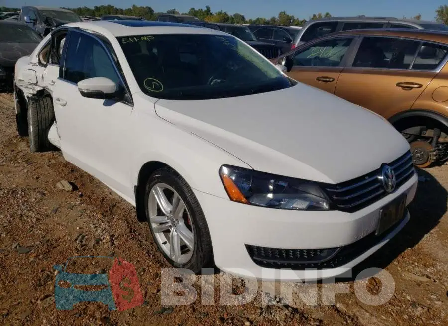 1VWBS7A3XEC031747 Photo# 1