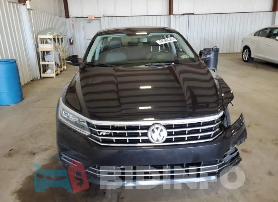 1VWDT7A3XHC073491 Photo# 5