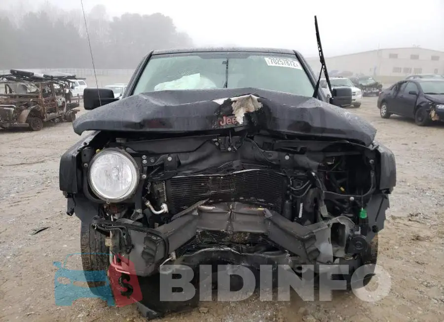 1C4NJPBB9HD154043 Photo# 5