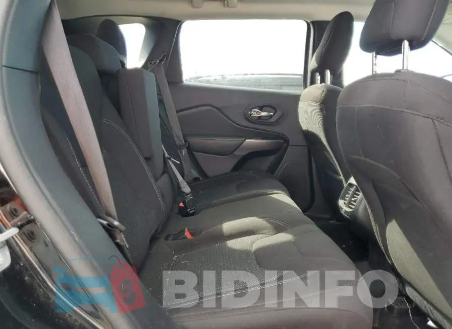 1C4PJLCB4KD487550 Photo# 10