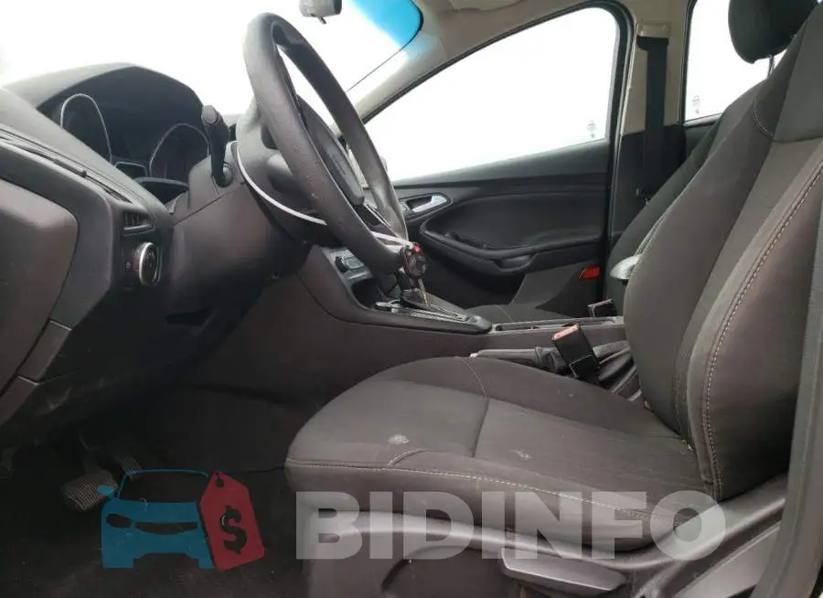 1FADP3F2XHL275897 Photo# 7
