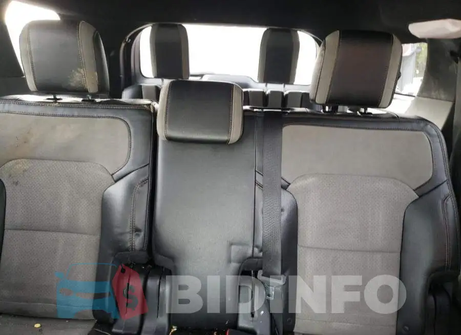 1FM5K8D83HGC12422 Photo# 10