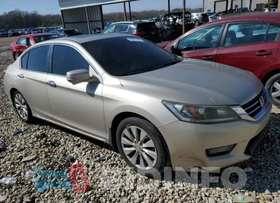 1HGCR2F83FA144142 Photo# 4