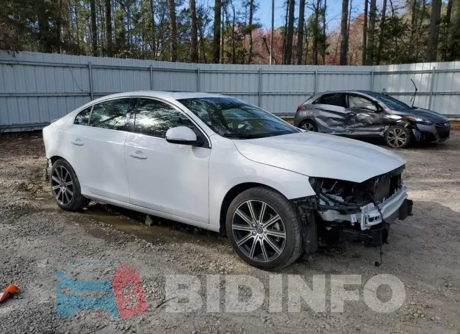 LYV402HM5HB150091 Photo# 4