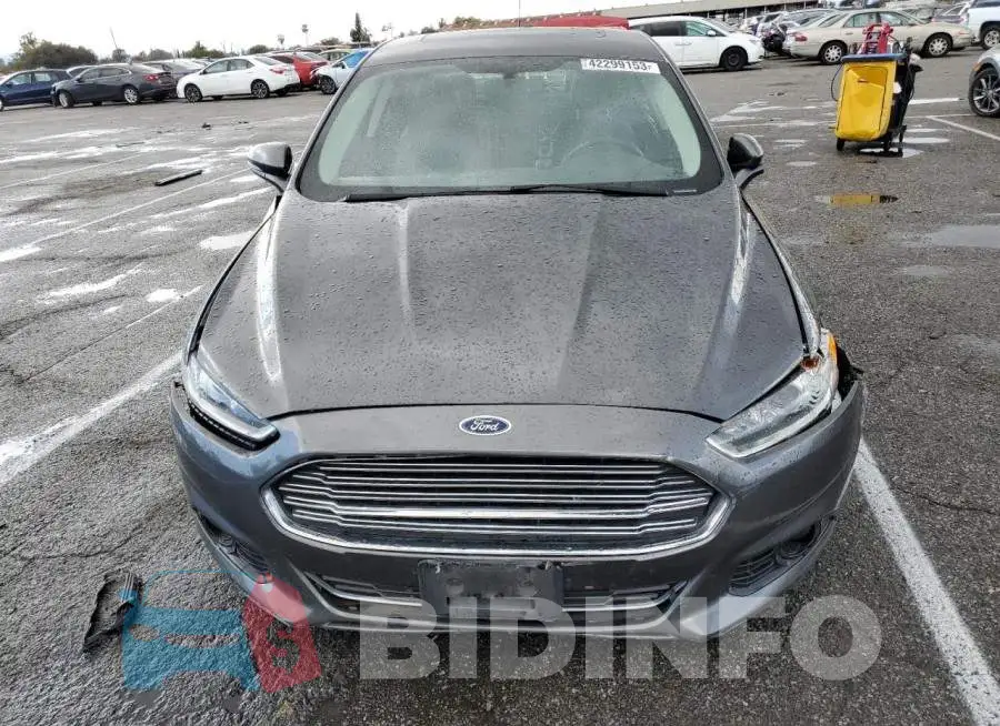 3FA6P0RUXGR282286 Photo# 5