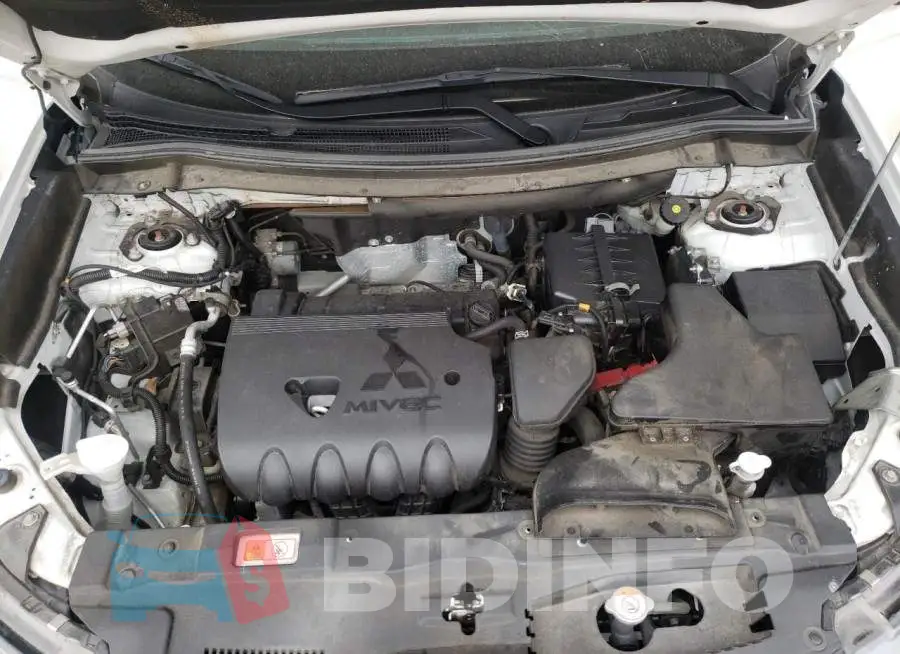 JA4AD3A33KZ026815 Photo# 12