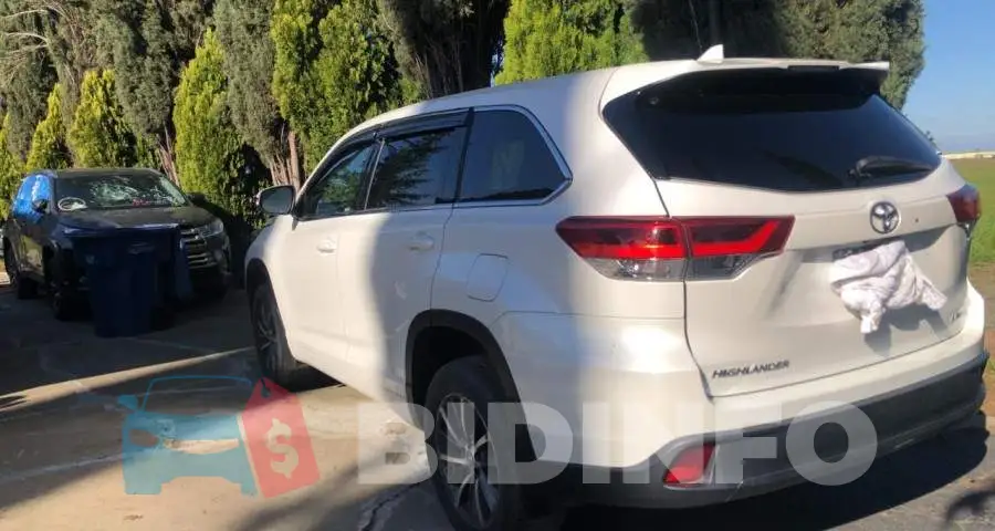 5TDBZRFH5HS438893 Photo# 3