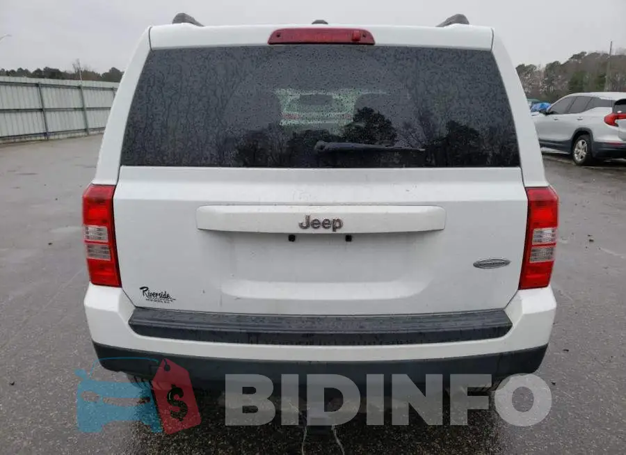 1C4NJPFB0HD183117 Photo# 6