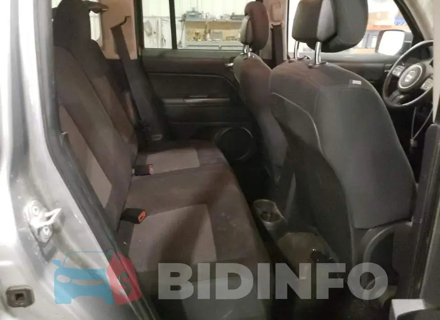 1C4NJRFB7ED762368 Photo# 11