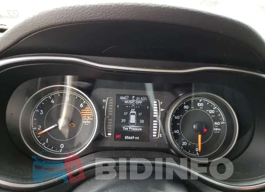 1C4PJLLB2KD247266 Photo# 9