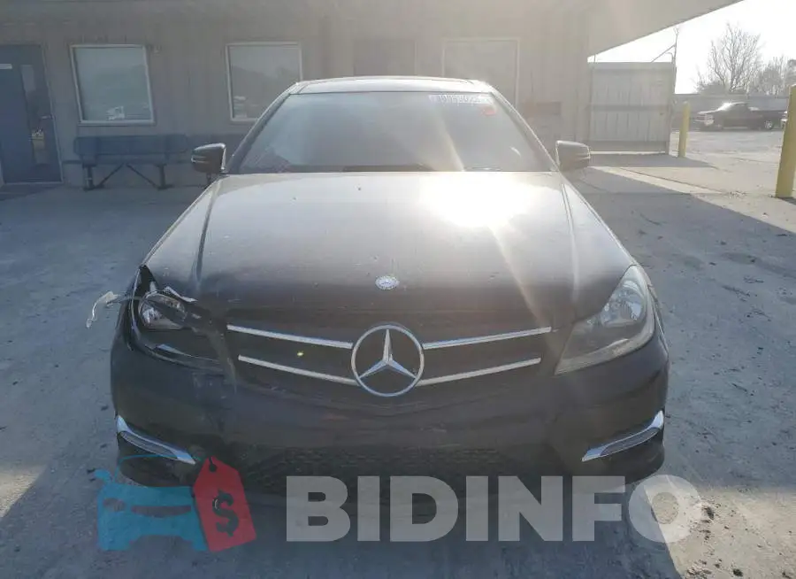WDDGJ4HB8FG408387 Photo# 5