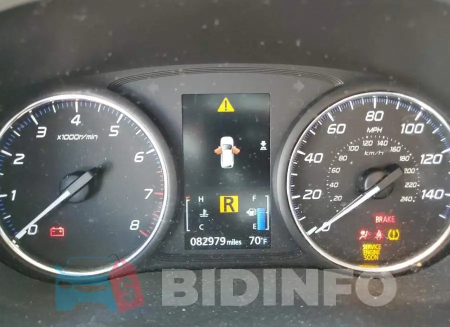 JA4AD3A31JZ068124 Photo# 8