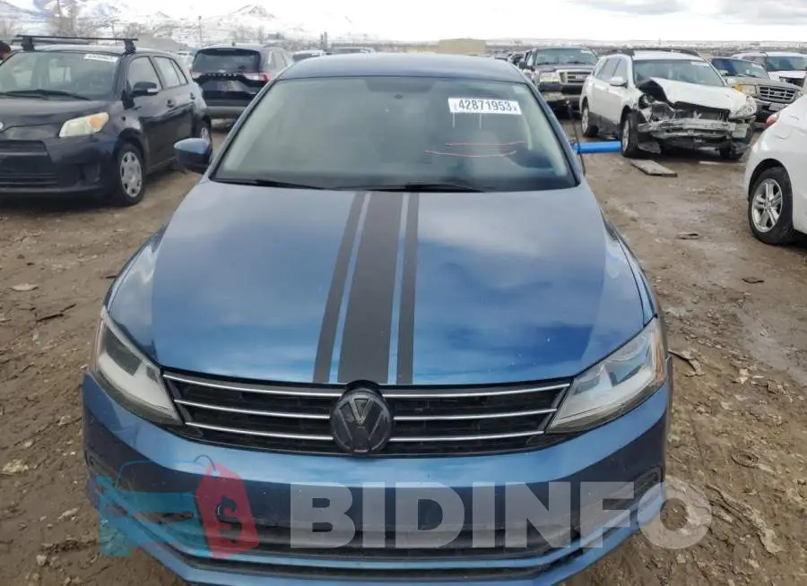 3VW2B7AJ7HM373142 Photo# 5