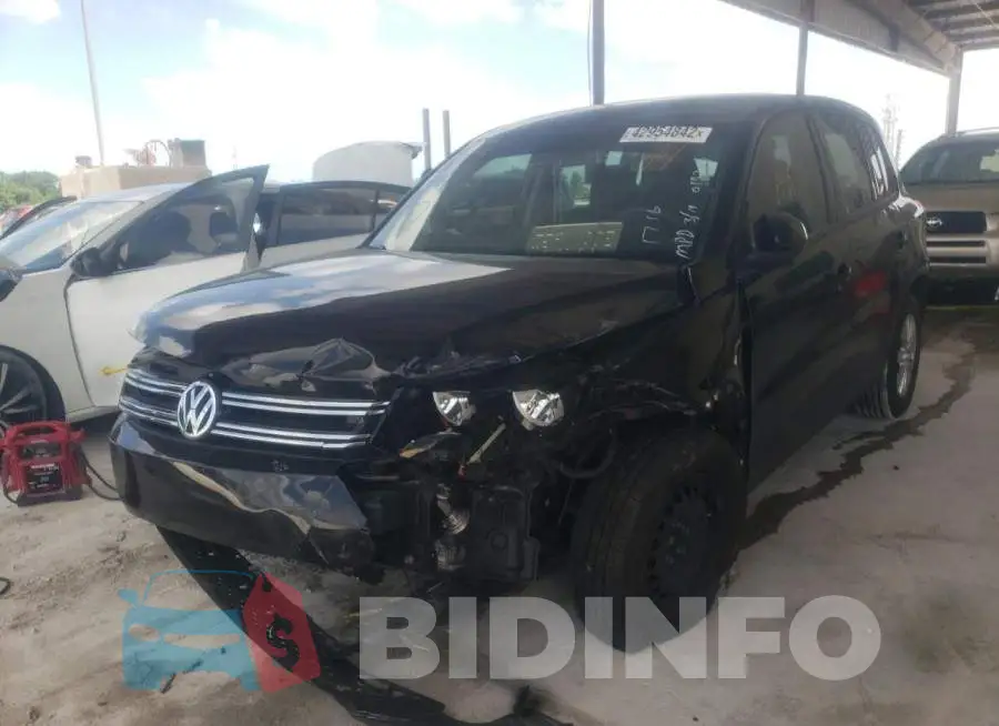 WVGAV7AX8JK001716 Photo# 2