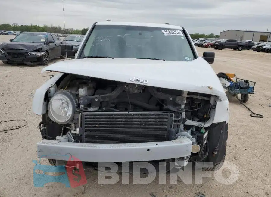 1C4NJPFBXFD328774 Photo# 5