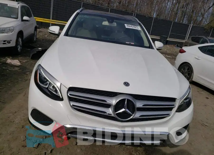 WDC0G5EB0KF641274 Photo# 5