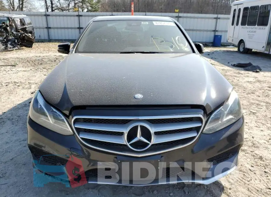 WDDHF8JB3FB108003 Photo# 5