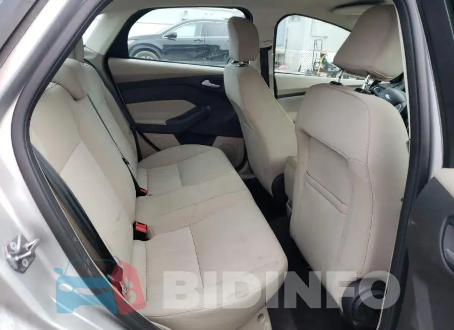 1FADP3F22HL301764 Photo# 10