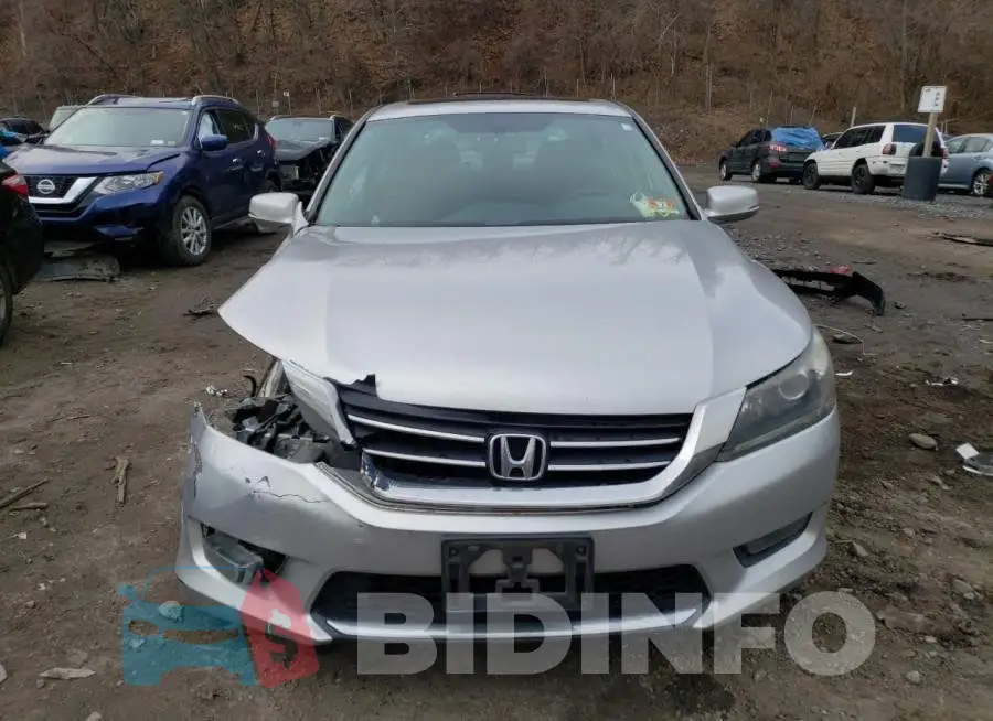 1HGCR2F74FA167033 Photo# 5