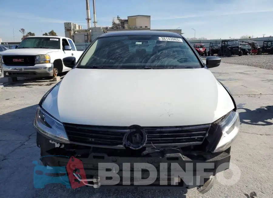 3VW2K7AJ9FM325560 Photo# 5