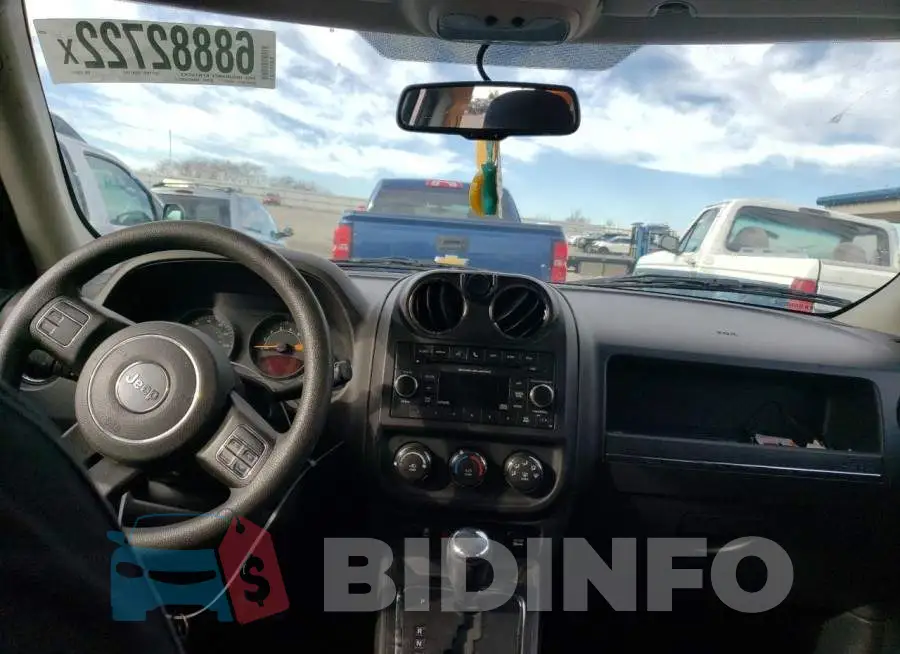 1C4NJPBB8FD250677 Photo# 8