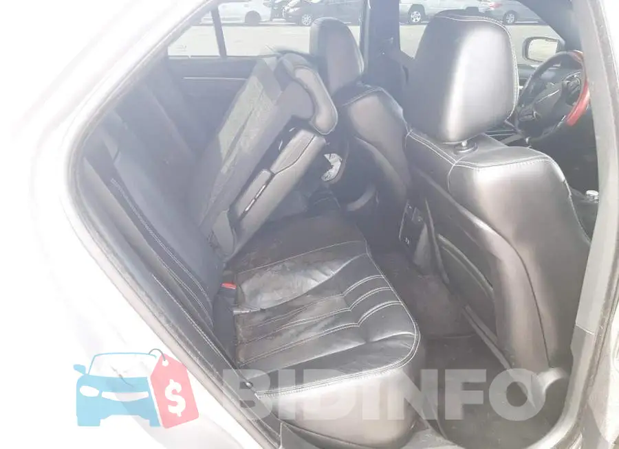 2C3CCABG9JH243585 Photo# 10