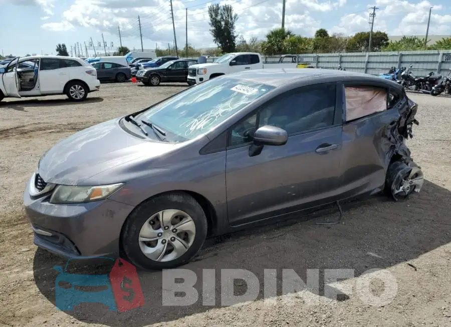 19XFB2F57FE102866 Photo# 1