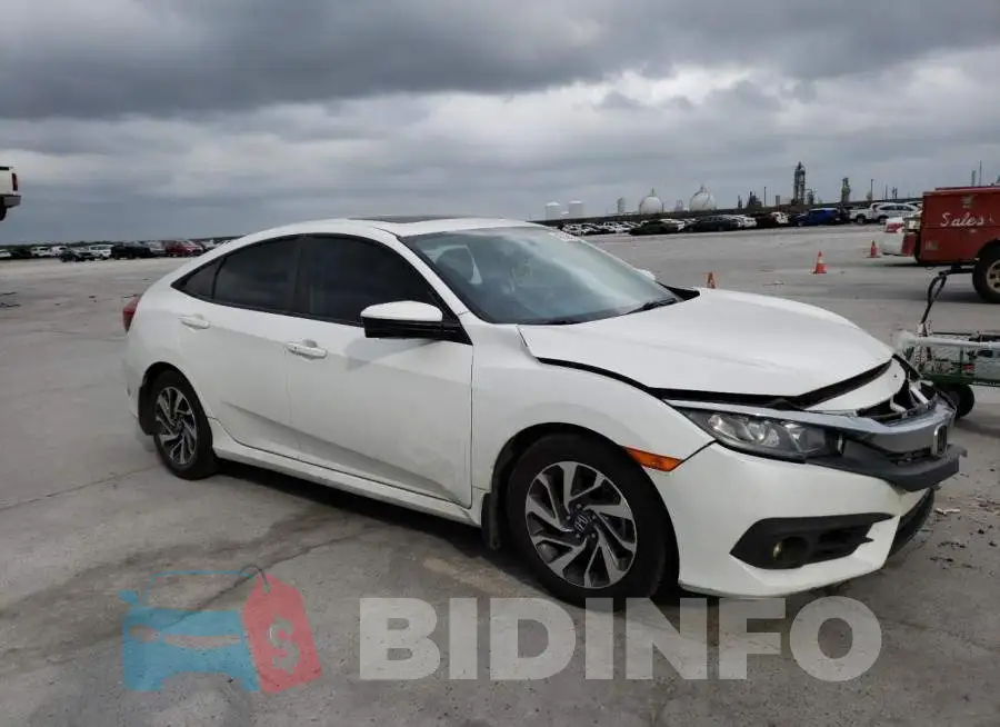 19XFC2F70GE076448 Photo# 4