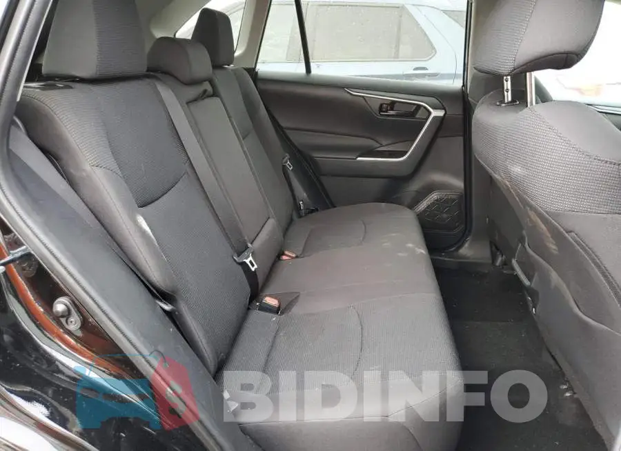 2T3K1RFV3MC121816 Photo# 11