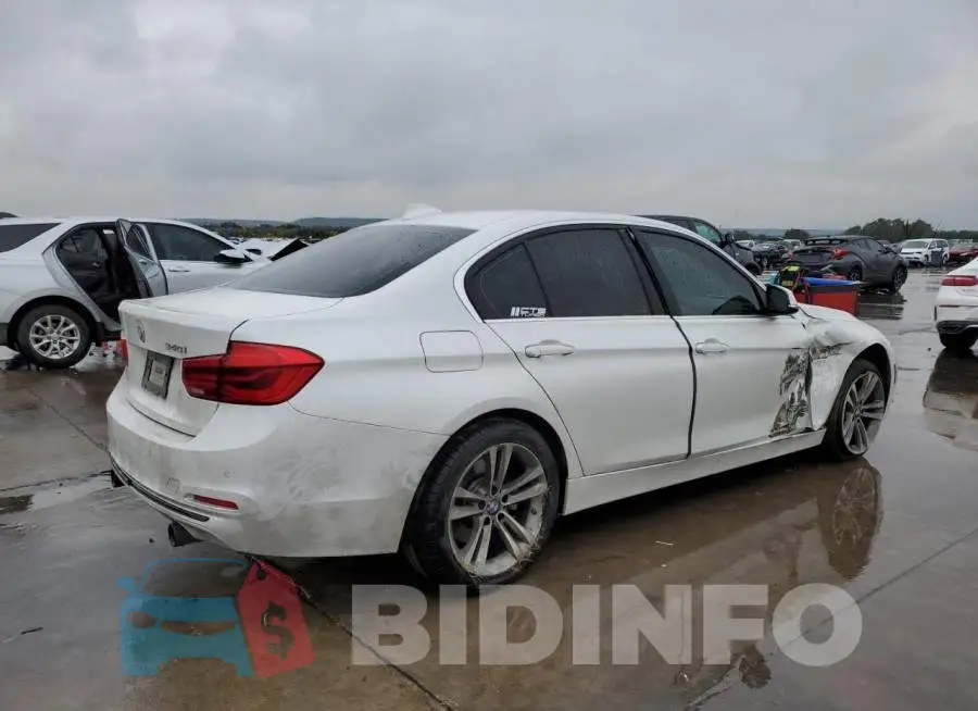 WBA8B3G55GNT62979 Photo# 3