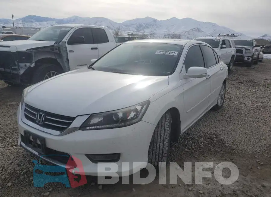 1HGCR2F83EA107655 Photo# 1