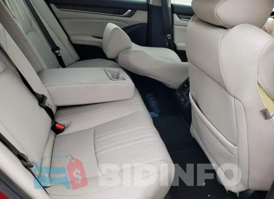 1HGCV3F52MA018472 Photo# 6