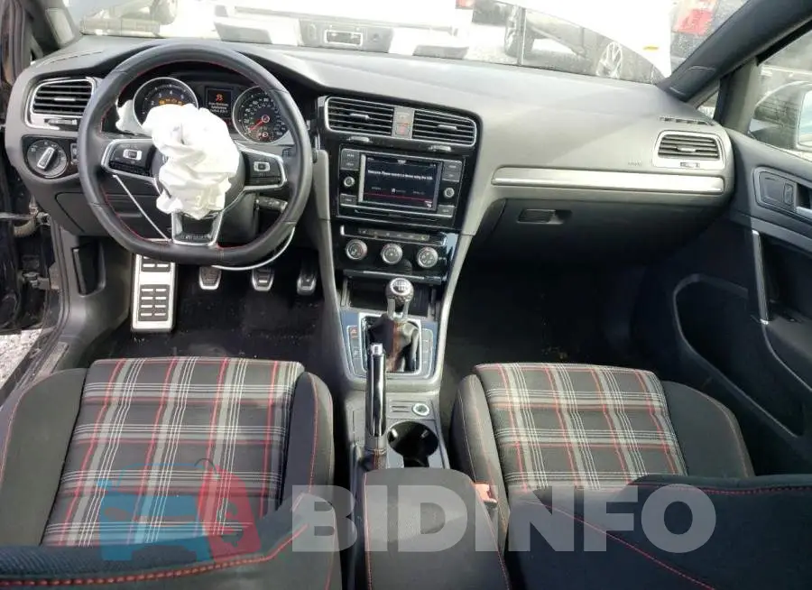 3VW5T7AU3MM011081 Photo# 8