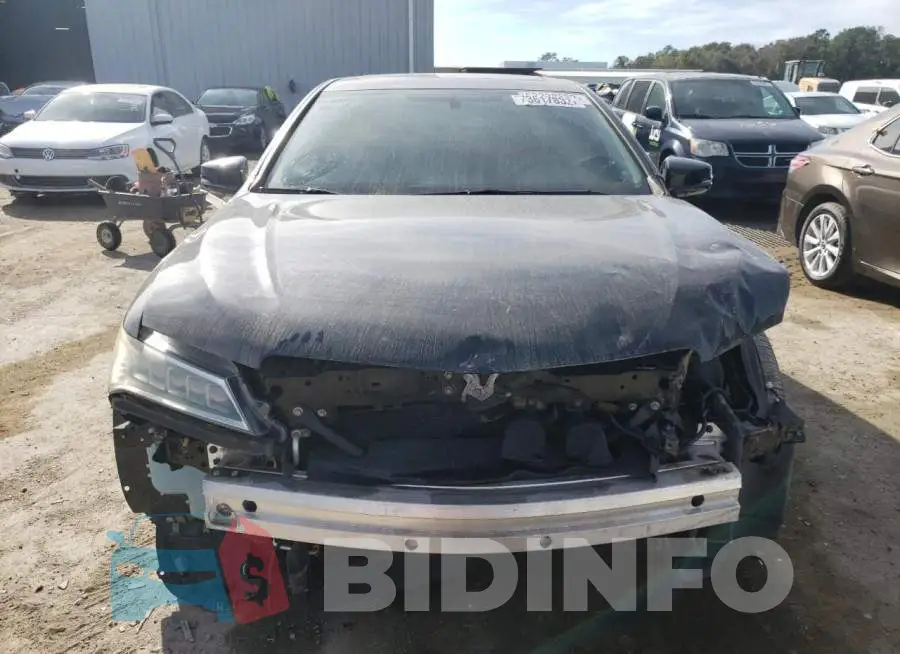 19UUB2F35HA004870 Photo# 5