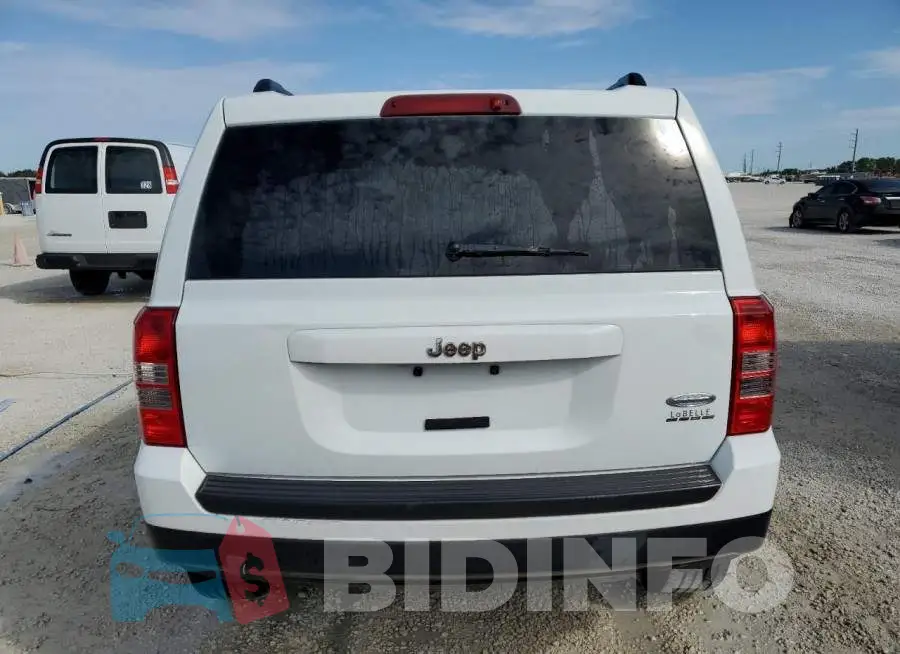 1C4NJPFB1ED864768 Photo# 6