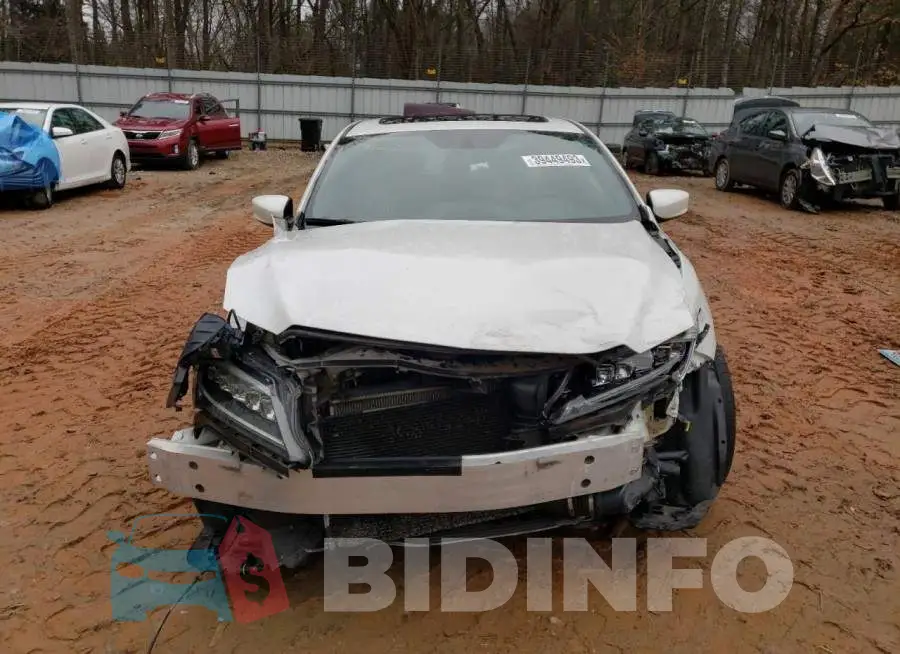 19UDE2F85GA015840 Photo# 5
