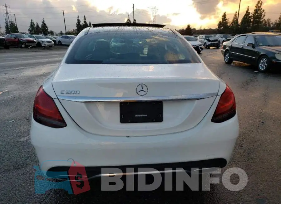 55SWF8DBXKU313563 Photo# 6