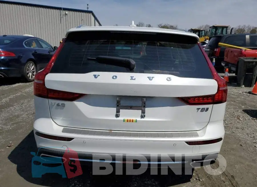 YV1102EL7L2374546 Photo# 6